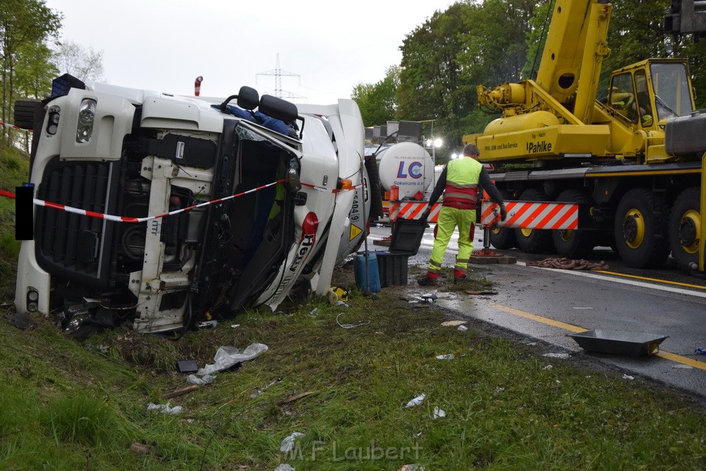 VU Gefahrgut LKW umgestuerzt A 4 Rich Koeln Hoehe AS Gummersbach P262.JPG - Miklos Laubert